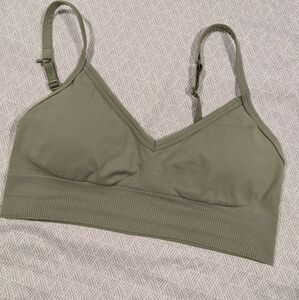 Lululemon ebb to street bra